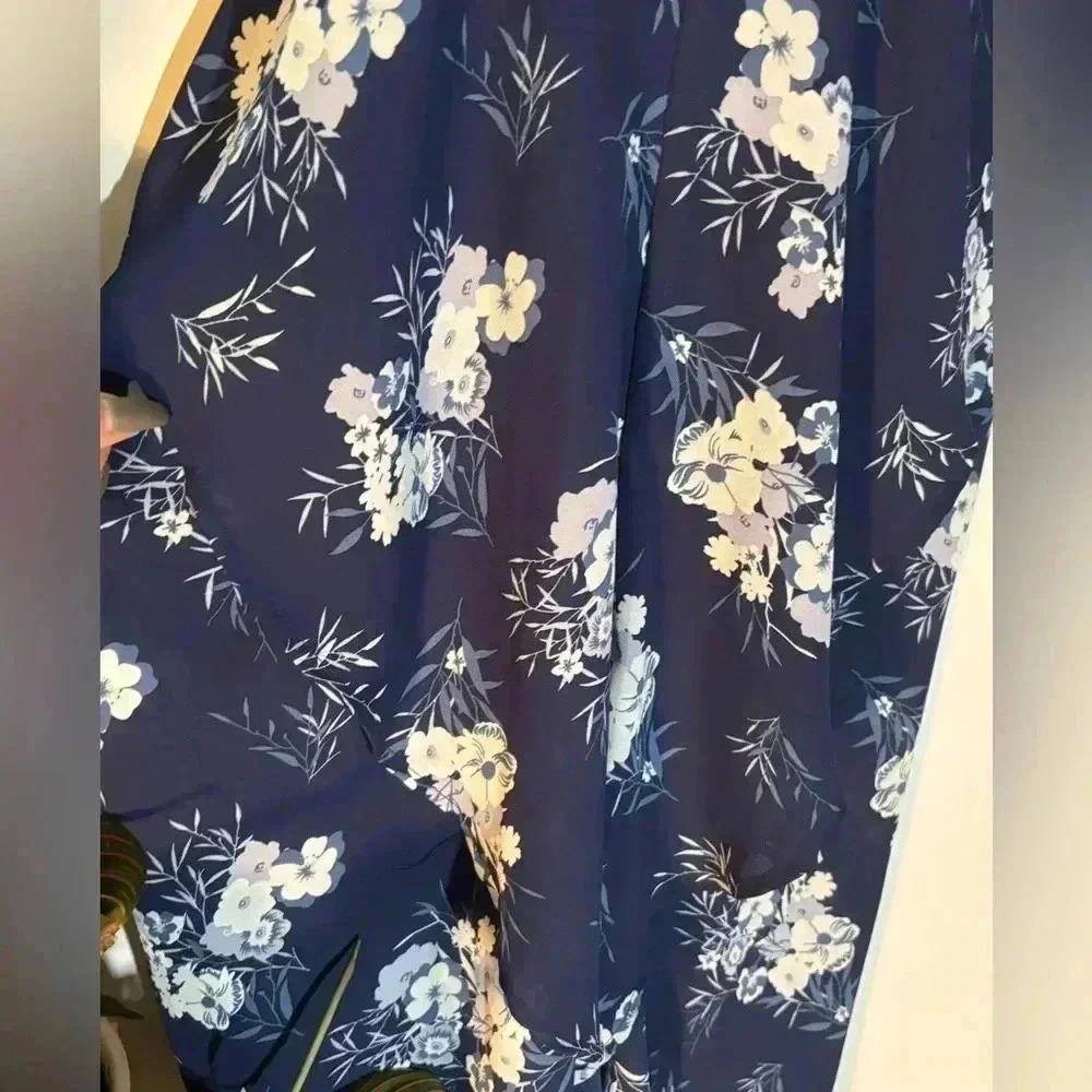Flowy  halter dress - Picture 4 of 4